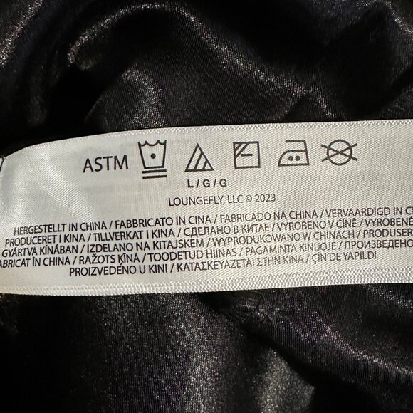 Stitch Shoppe Loungefly Star Wars Mesh Skirt Large Dark vs Light Side Pin NWT - Picture 8 of 10